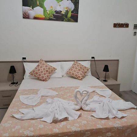 Hotel Bologna Rimini Buitenkant foto